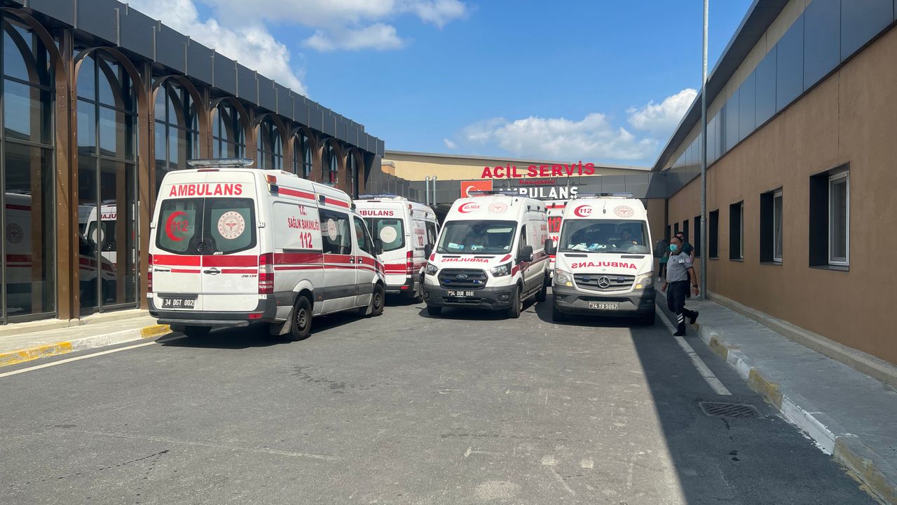 Bakan Koca, Balıklı Rum Hastanesi'ndeki yangında 103 hastanın tahliye edildiğini duyurdu