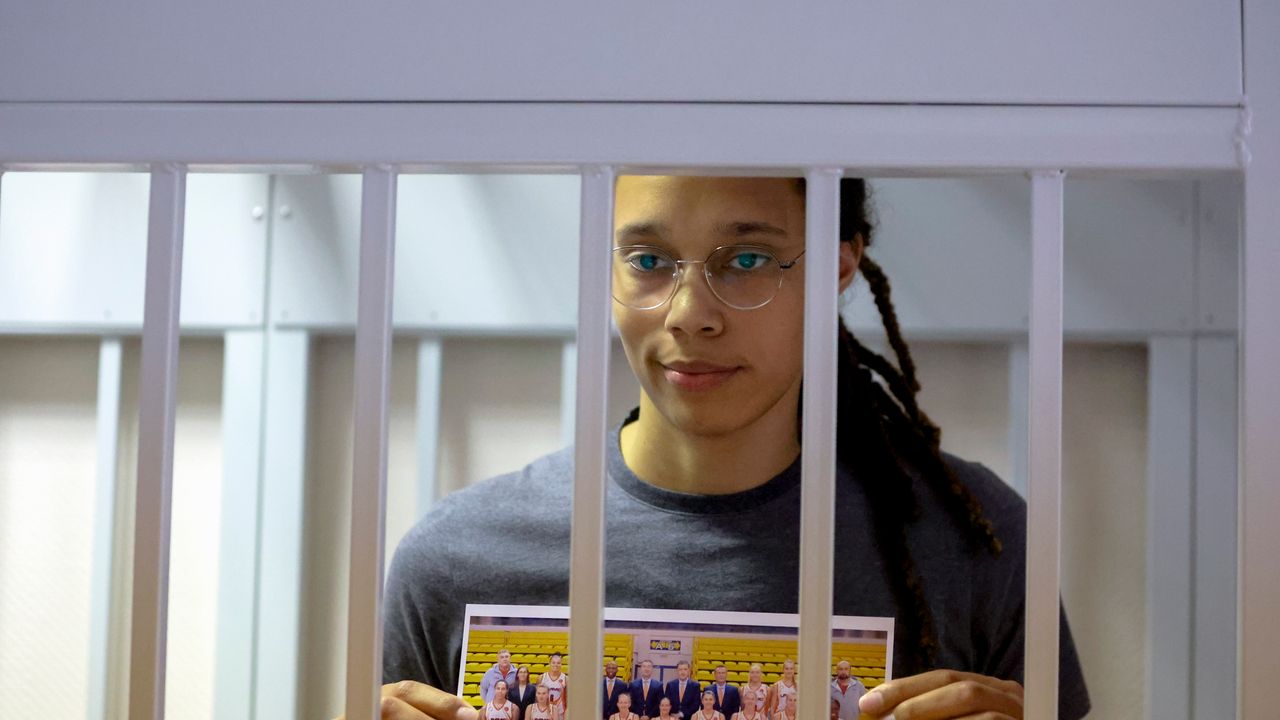 Rusya’da gözaltına alınan ABD’li kadın basketbolcuya 9 yıl hapis cezası