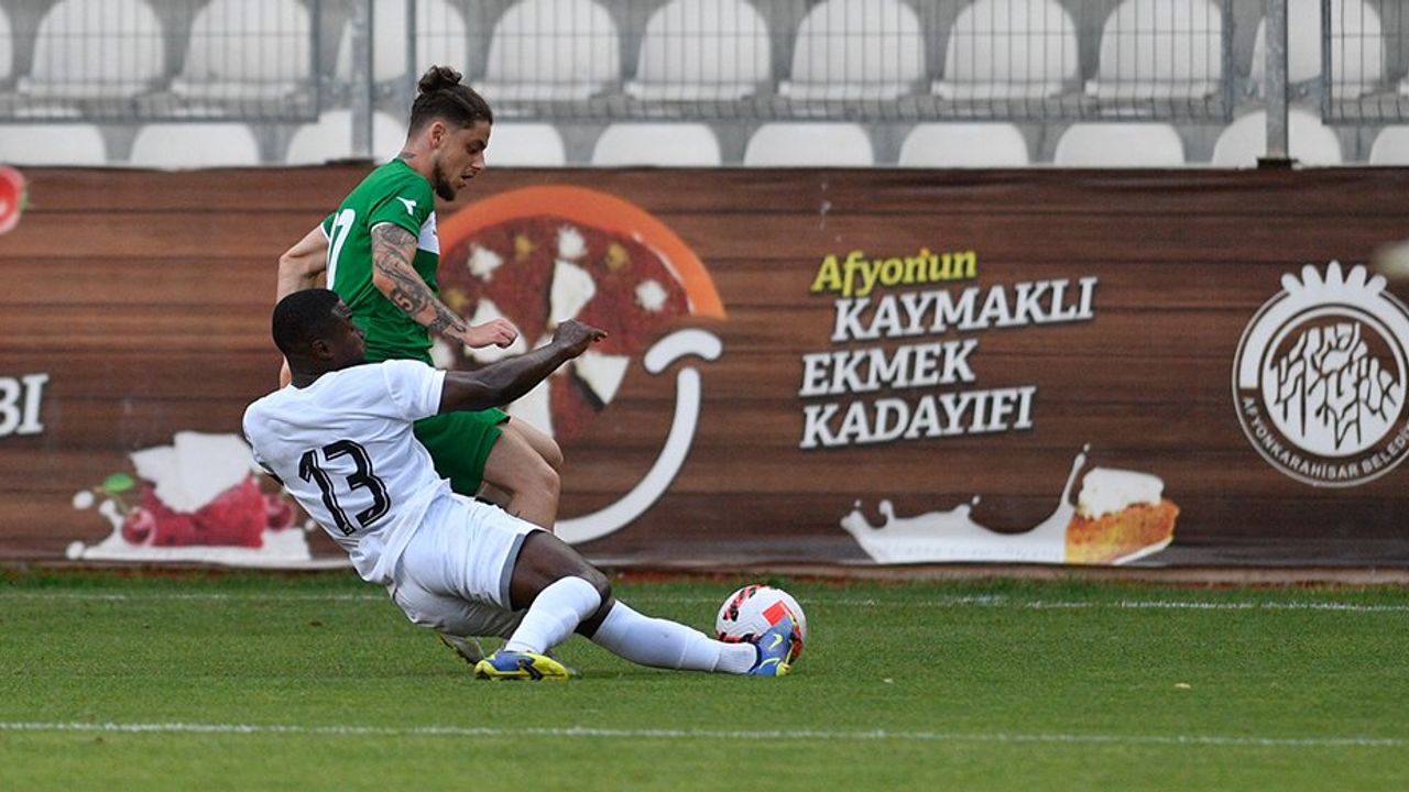 Bursaspor, Al-Tai ile hazırlık maçında berabere kaldı