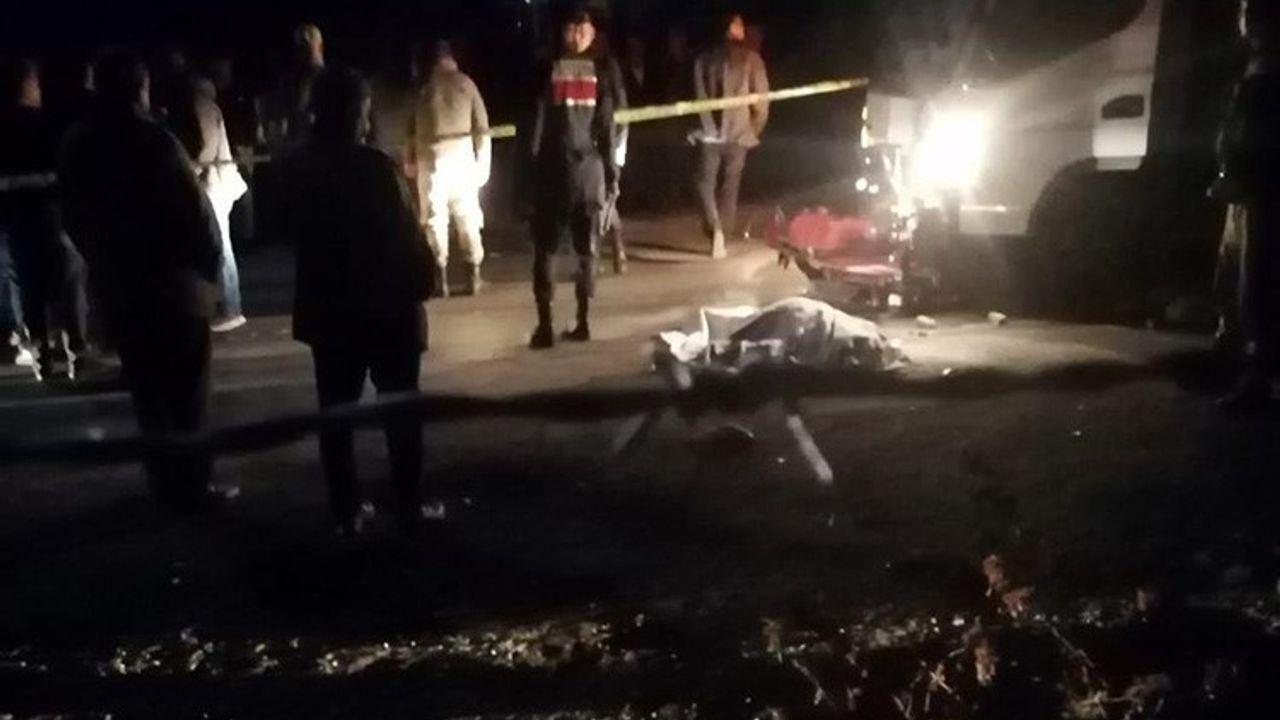 Malatya Doğanşehir ilçesinde kamyonet ile motosiklet çarpıştı: 2 ölü