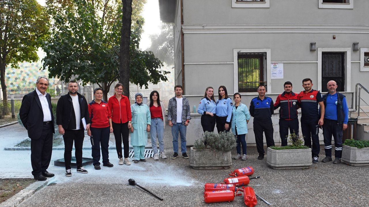Osmangazi Belediyesi personeli yangın tatbikatından tam not aldı