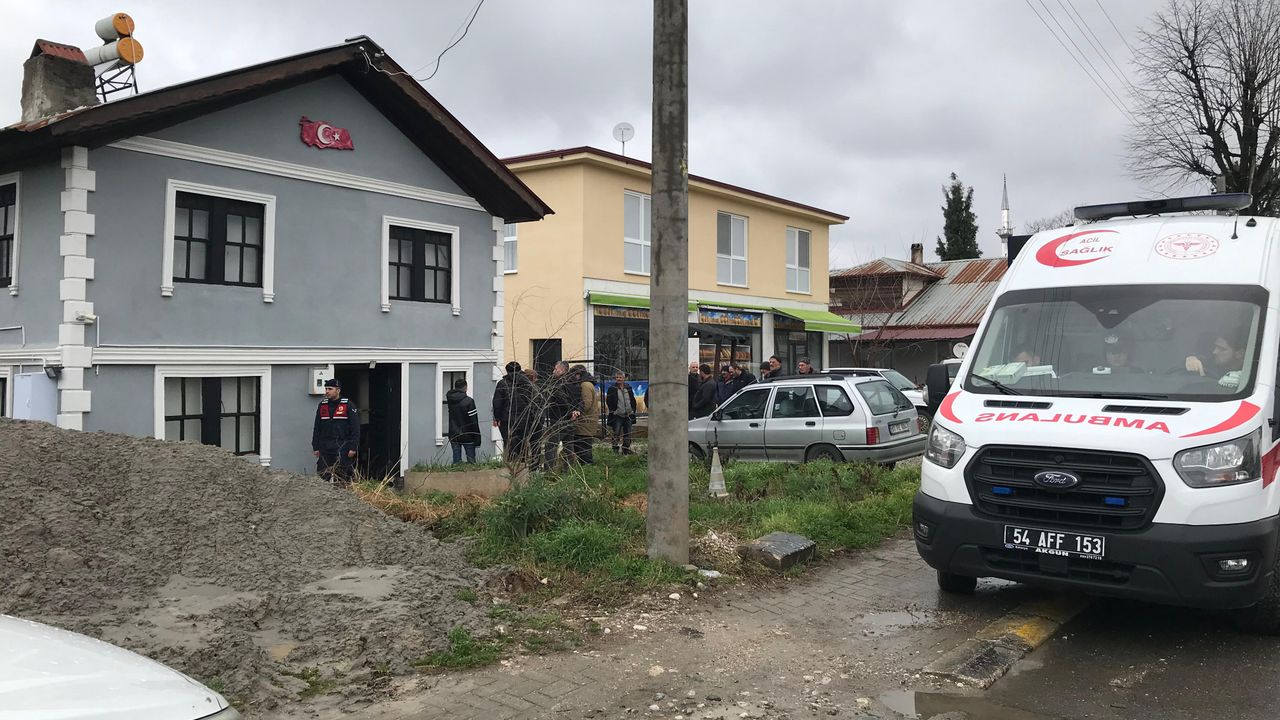 Sakarya'da emekli polis evinde ölü bulundu