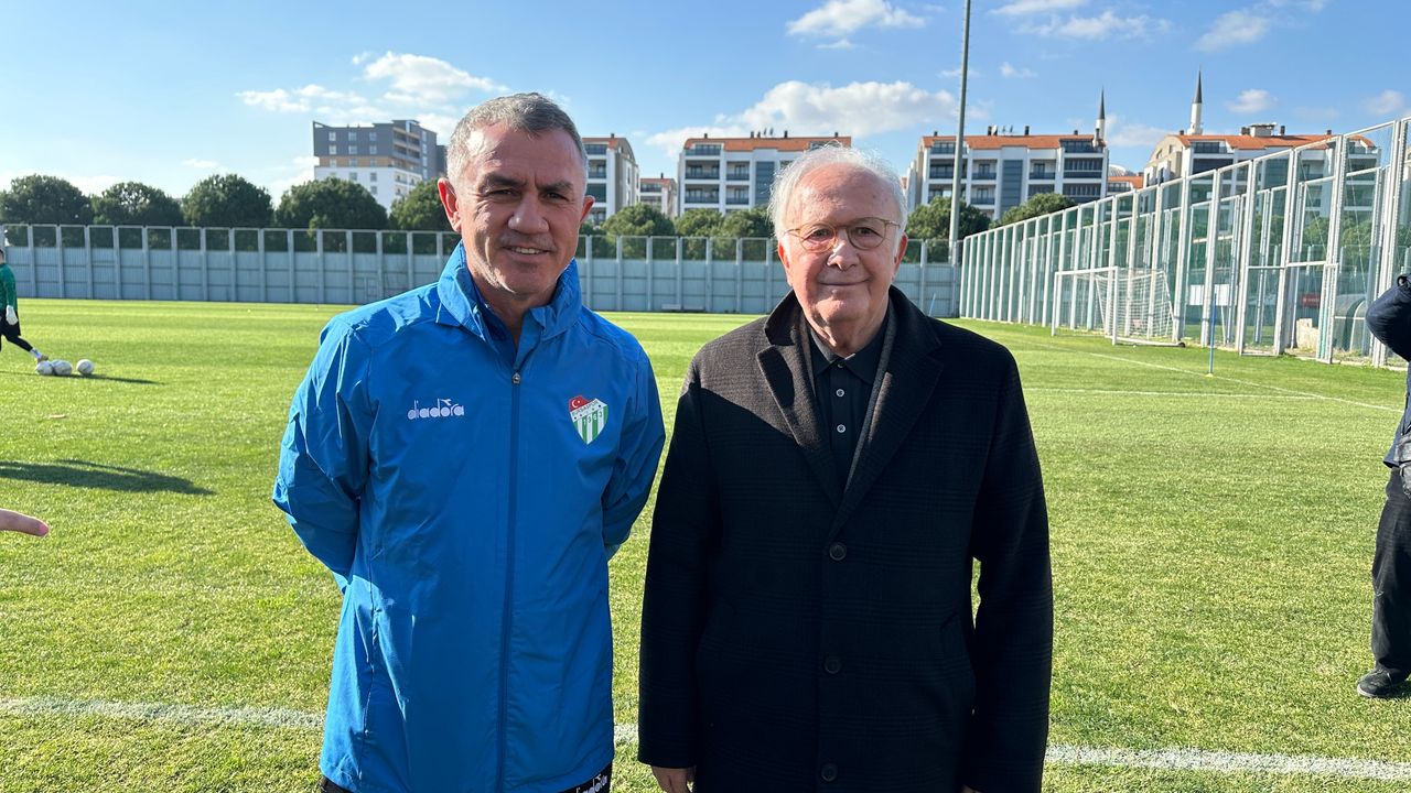 Bursaspor’un yeni teknik direktörü Ümit Şengül