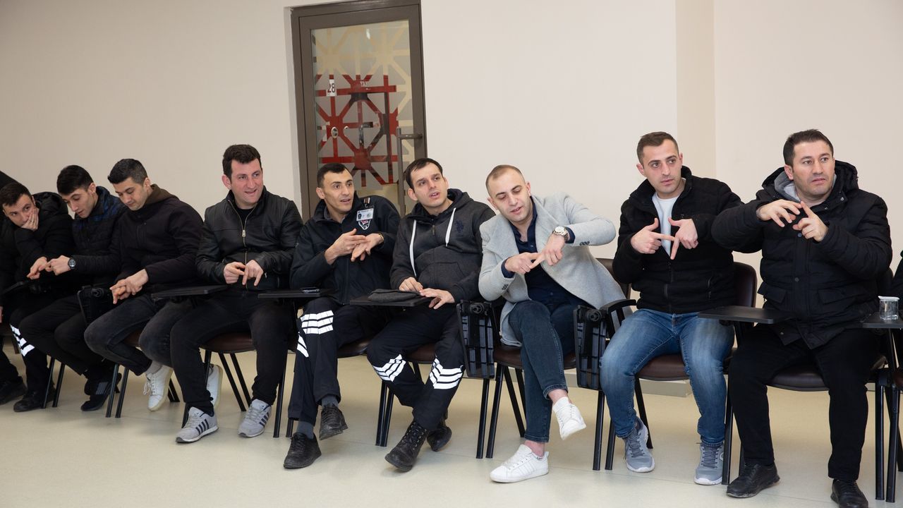 Bursa’da zabıta personelleri işaret dili öğreniyor