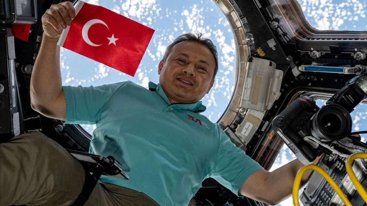 İlk Türk astronot Alper Gezeravcı Dünya'ya ne zaman dönecek?
