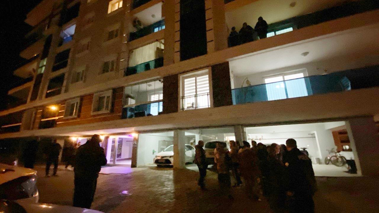 Aydın Efeler ilçesinde 16 yaşındaki kız çocuğu evlerinin balkonundan beton zemine düştü