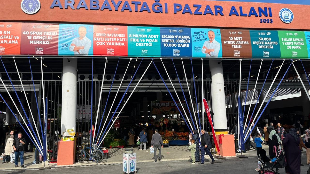 Bursa'da Arabayatağı Kapalı Pazar Alanı'nın açılışı yapıldı