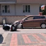 Bursa'da otomobil motosikletle çarpıştı: 2'si çocuk 3 yaralı