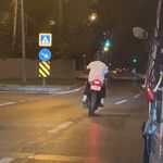 Drift atarak trafiği tehlikeye sokan motosikletli kamerada