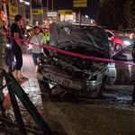 Kontrolden çıkan araç beton direğe çarptı: Sürücü sıkıştı