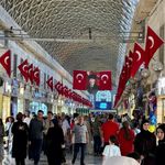 Bursa'da Tarihi Kapalı Çarşı Türk bayraklarıyla donatıldı