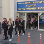 Şarkıcı Tuğba Ekinci'nin de aralarında bulunduğu 5 kişiye gözaltı