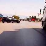 Bursa'da kırmızı ışık ihlali yapan cipe motosiklet çarptı