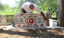 Depremde aynı aileden ölen 8 mezar yan yana