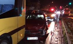 Bursa’da otomobil otobüse arkadan çarptı!