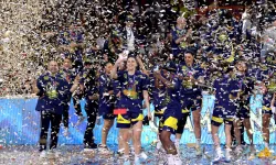 Kadınlar Euroleague şampiyonu Fenerbahçe, kupasını aldı