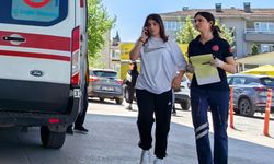 Bursa'da genç kıza otomobil çarptı