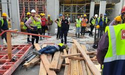 Muğla Marmaris ilçesinde inşaatta çelik kalıp işçilerin üzerine düştü: 1 ölü, 1 yaralı