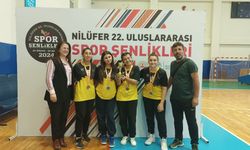 Nilüfer Uluslararası Spor Şenlikleri’nde hentbol ve masa tenisinde kazananlar kupalarını aldı