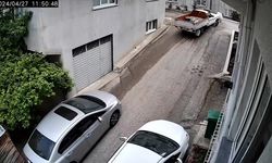 Bursa'da yokuşta gaz ayarını kaçıran sürücü otomobillere çarptı