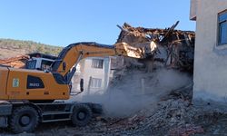 Bursa Osmangazi’de metruk bina yıkımları hızlandı
