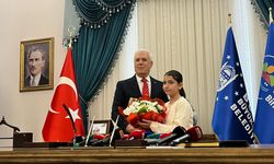 Başkan Mustafa Bozbey, 23 Nisan’da koltuğunu çocuklara devretti