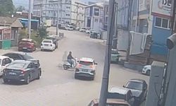 Bursa İnegöl'de otomobilin motosiklete çarptığı kazanın görüntüleri ortaya çıktı