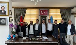 Başkan Kamil Turan ilk maaşını öğrencilere bağışladı