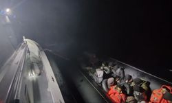 Balıkesir Ayvalık açıklarında 22 düzensiz göçmen yakalandı