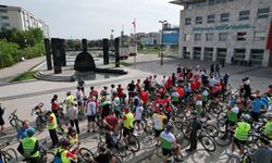 Bursa'da bisiklet tutkunları 19 Mayıs için pedalladı