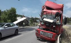 Bursa’da kamyon ile TIR çarpıştı!