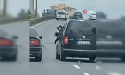 İstanbul'da trafikte tartıştığı sürücünün dikiz aynasını levyeyle kırdı