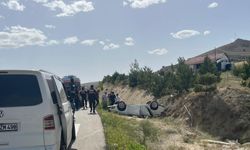 Antalya Korkuteli ilçesinde otomobil çekici ile çarpışıp takla attı: 1 ölü, 1 yaralı