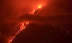Guatemala'daki yanardağ patladı