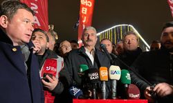 İmamoğlu'nun gözaltına alınmasını Bursa'da binlerce insan protesto etti