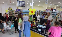 Özhan Market vatandaşları yine avantajlı fiyatlarla buluşturuyor