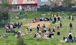 Arnavutköy’de vatandaşlar parka çadır kurdu
