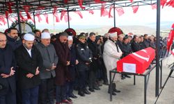Ankara'da trafik kazasında şehit olan polis son yolcuğuna uğurlandı