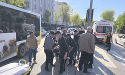Kaza yapan motosikletteki 2 kişi yaralandı