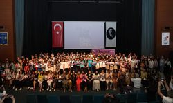 Boyları kadar kitap okudular, ödülleri kaptılar