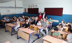 Başkan Bozbey, öğrencilerin karne sevincine ortak oldu