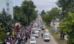 Bursa'da YKS öncesi trafik yoğunluğu öğrencilere zor anlar yaşattı