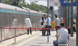 Marmaray'da bir kişi raylara atladı! Yolcular boşaltıldı
