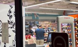 Markette "Sen sapık mısın?" diyen kadını ve 14 yaşındaki kızı vurdu
