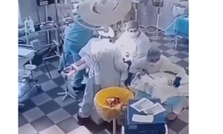 Rusya'da doktorlar 8.8'lik depreme ameliyatta yakalandı