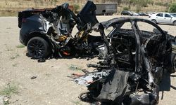 Tesla kazası: Araç ikiye bölündü, 2 hemşire hayatını kaybetti