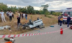 Takla atan otomobildeki kadın sürücü hayatını kaybetti