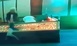 Namazını bozan imam 1 metre yüksekten düşen çocuğu havada yakaladı
