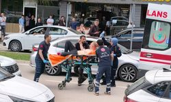Bursa’da bıçaklı ‘yol verme’ kavgası: 1’i polis 5 yaralı
