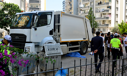Çöp kamyonunun altında kalan yaya öldü